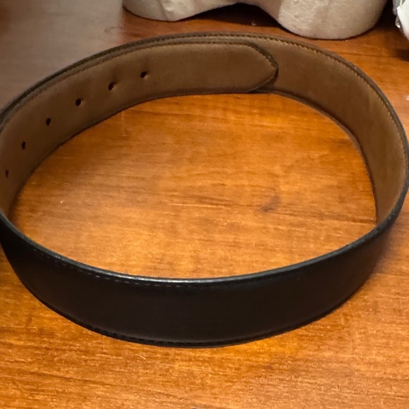 Columbia Black and Tan Faux Leather Belt Size Small 30-32 - Picture 5 of 12